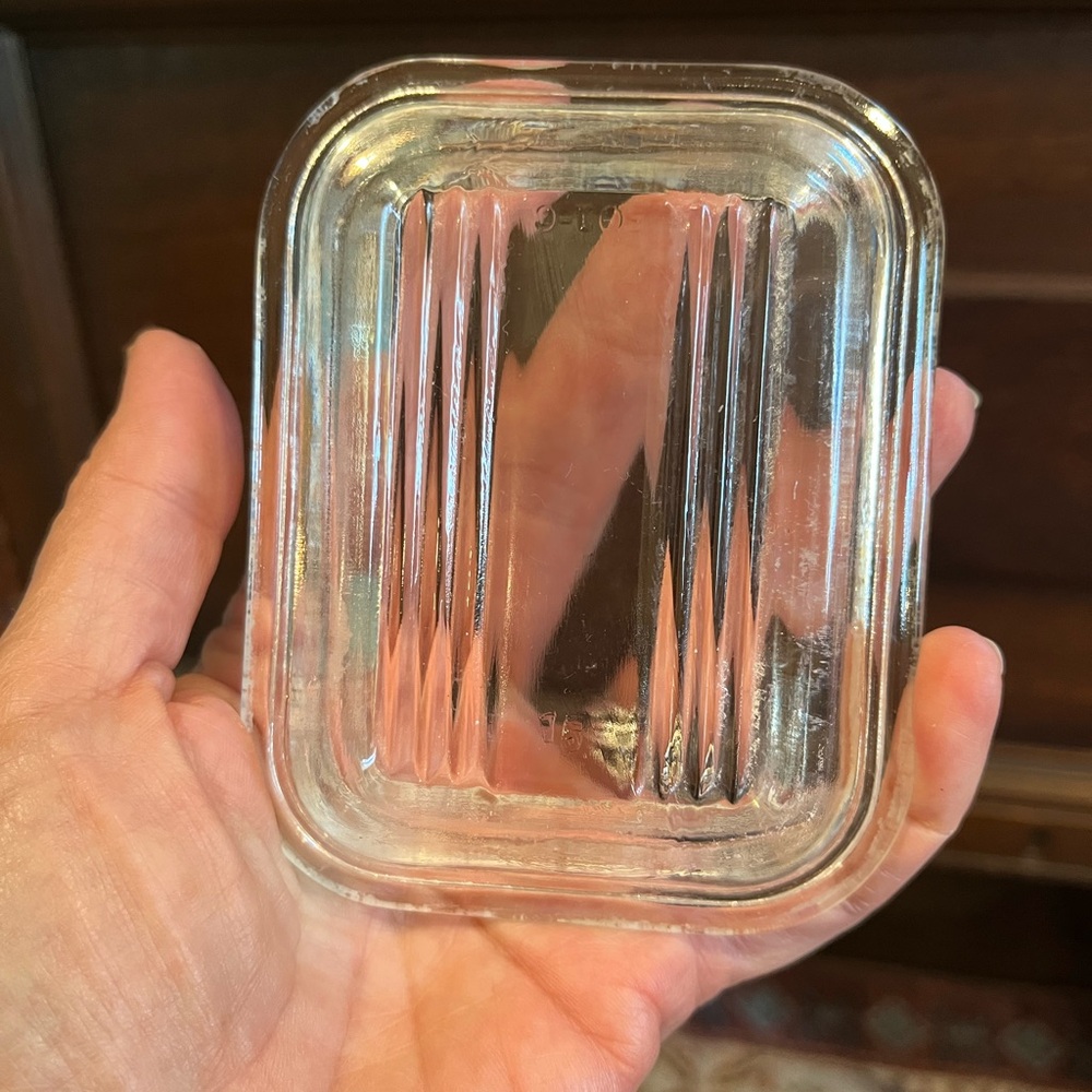 Pyrex Red Glass Container - Picture 13 of 16